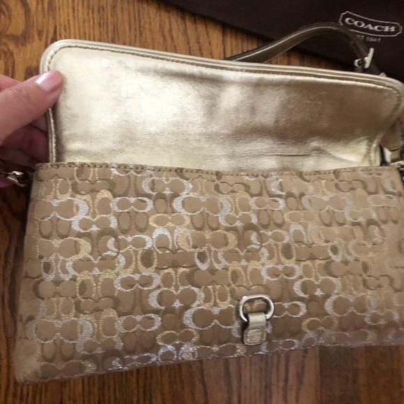 Coach runway collection metallic wristlet leather trim - Picture 7 of 7